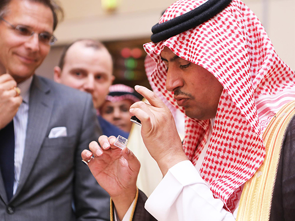 صاحب السمو الملكي الأمير سلطان بن سعود بن محمد بن عبد العزيز آل سعود يفتتح "صالون الساعات الراقية"